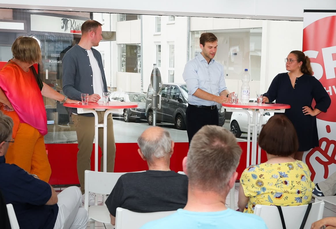Volles Haus und engagierte Diskussion! MdEP Tobias Cremer besucht Schwerte.